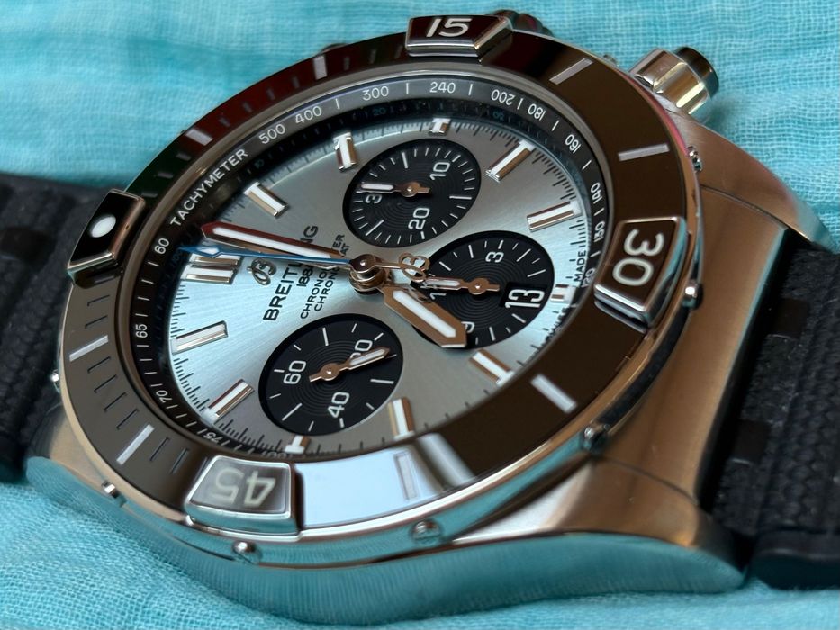 Breitling Super Chronomat B01 44mm, manufactura, acte, cutii