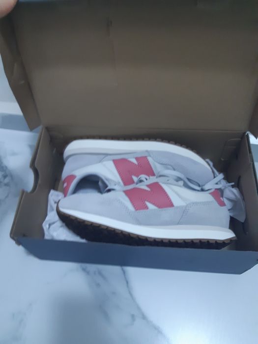 Adidasi noi NB nr 37