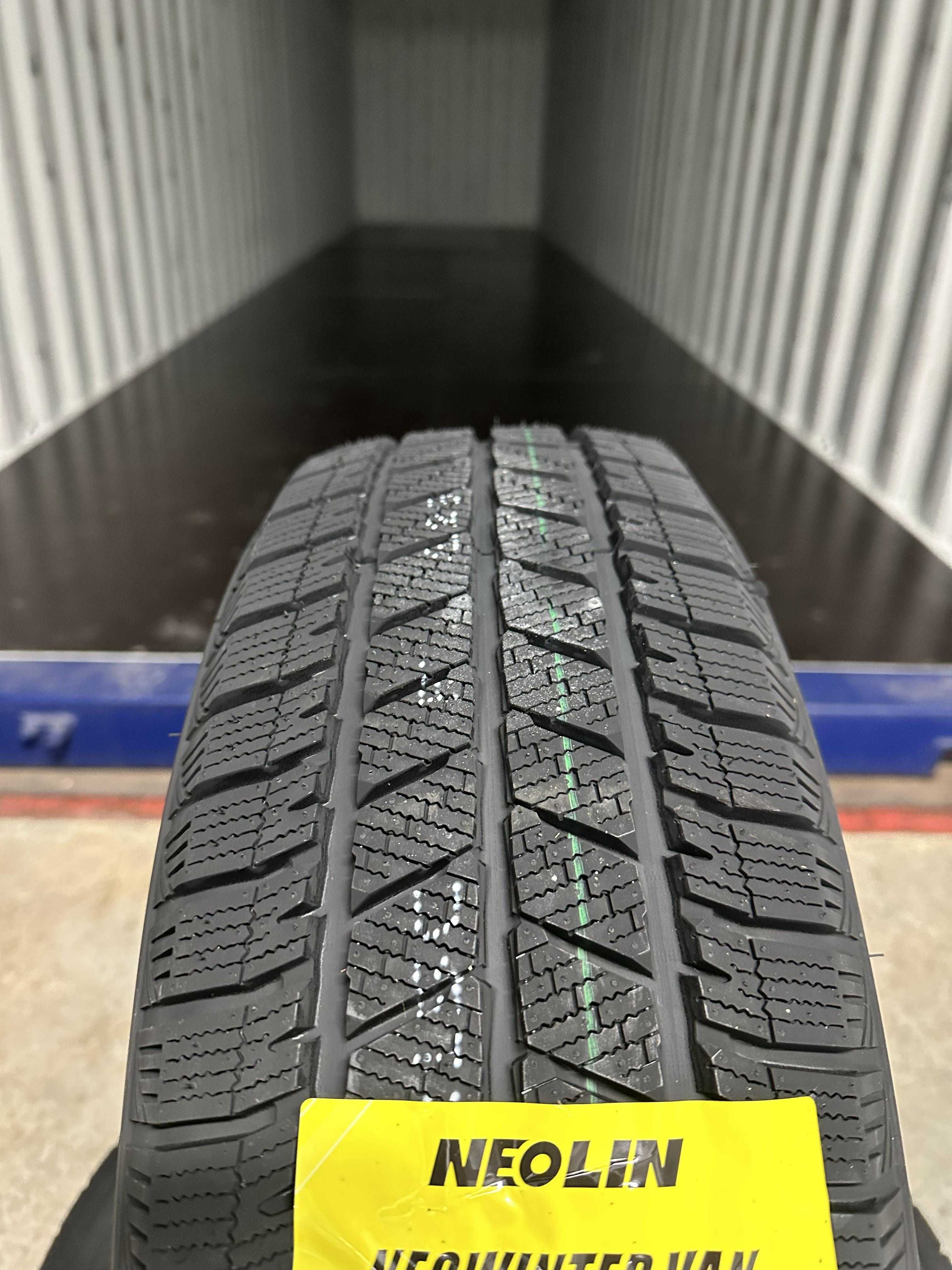 Нови зимни бусови гуми NEOLIN NEOWINTER 195/70R15C 104/102R НОВ DOT