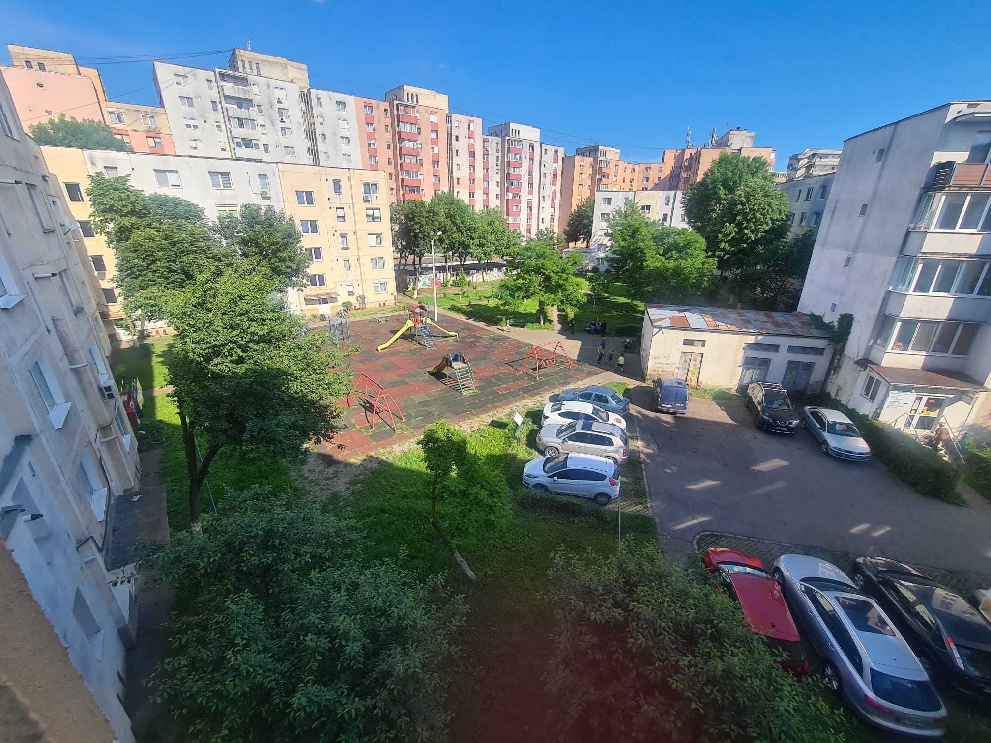 Vanzare apartament 2 camere - Str. Armoniei, zona Tudor