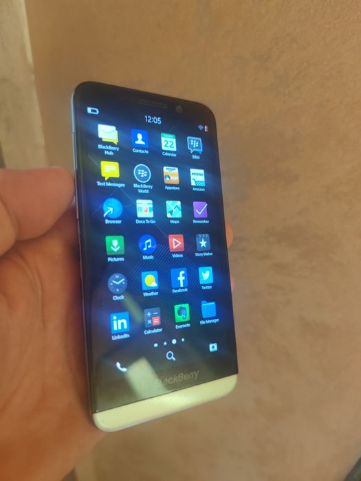 *Blackberry Z30*