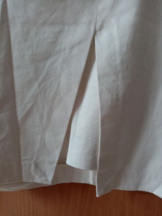 Fusta albă din Zara