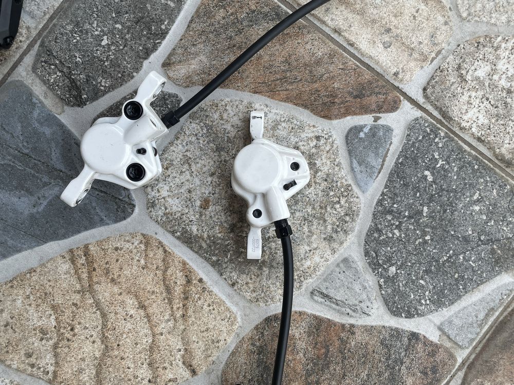 Set frane Hidraulice Tektro 2 pistoane