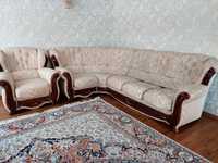 Продам угловой диван с креслом ,диван расскладывается