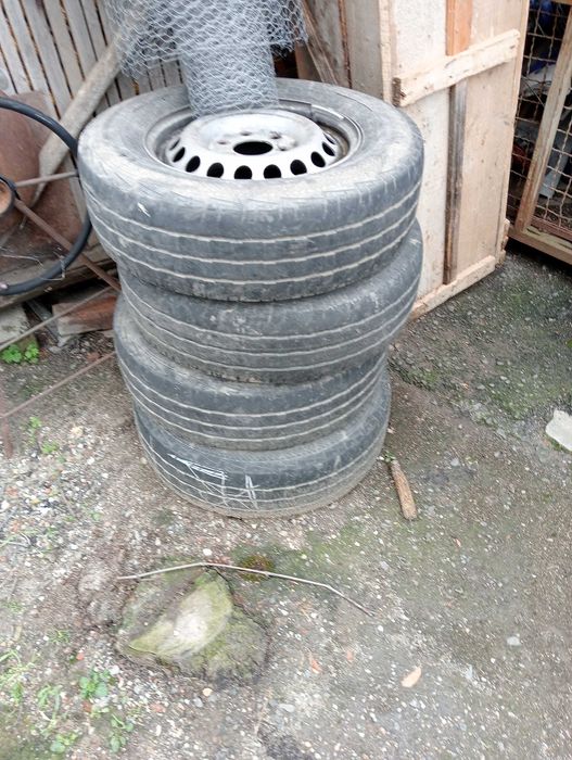 Vând 4 genti de Mercedes in 6 prezoane mai multe det