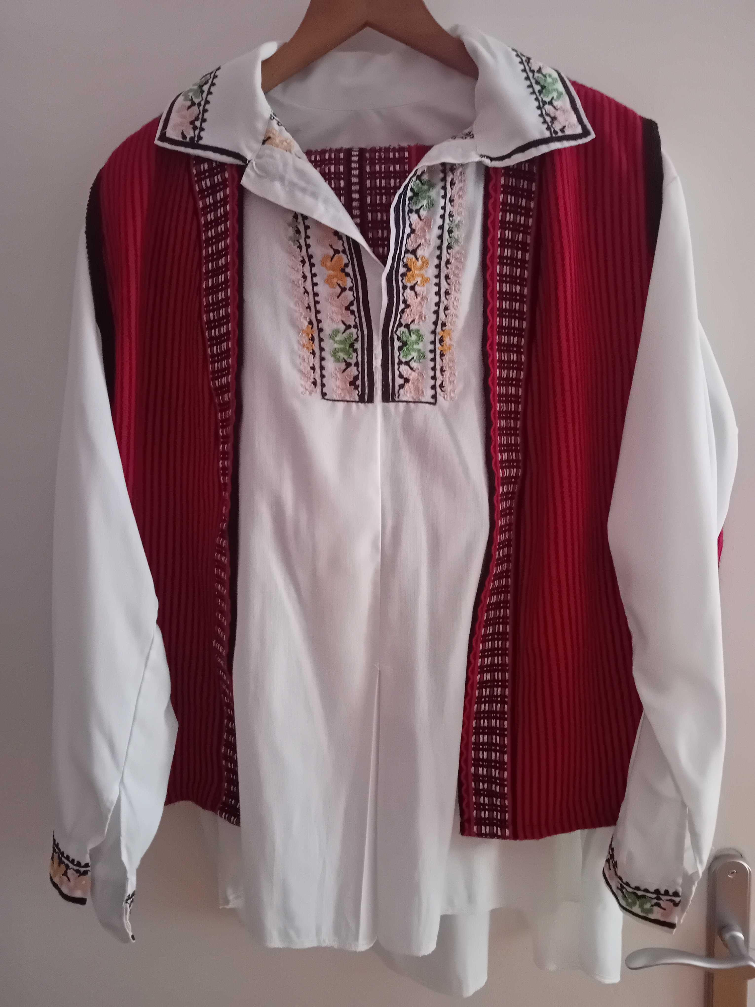 Носия Елек, Риза и Пояс