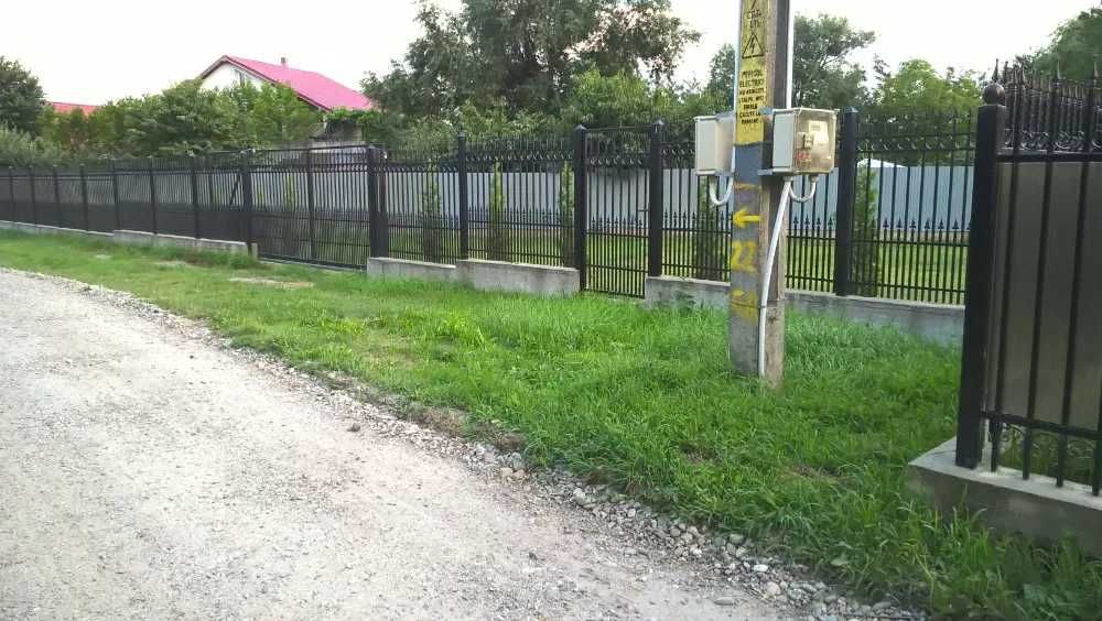 Vand constructie P + 1 Gheraiesti intrarea in parc cu teren 1280 m2