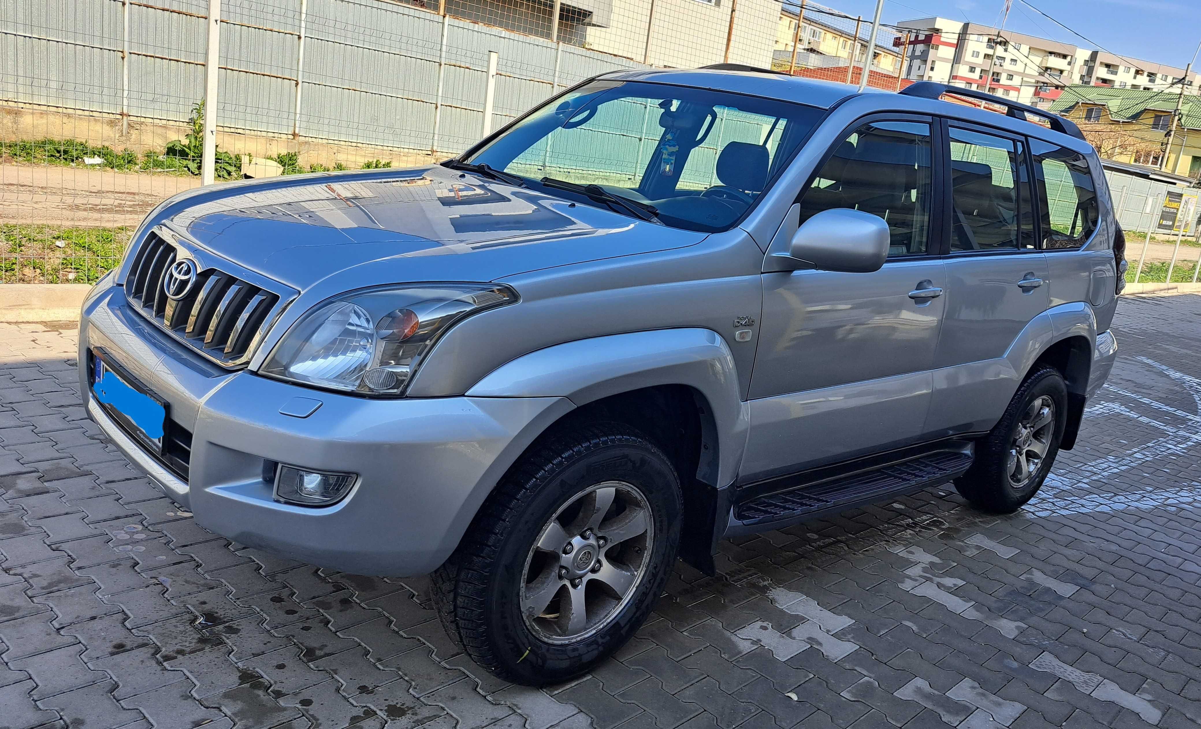 Toyota Land Cruiser 3.0d // 2007 //189000km //8 locuri//4x4 manual