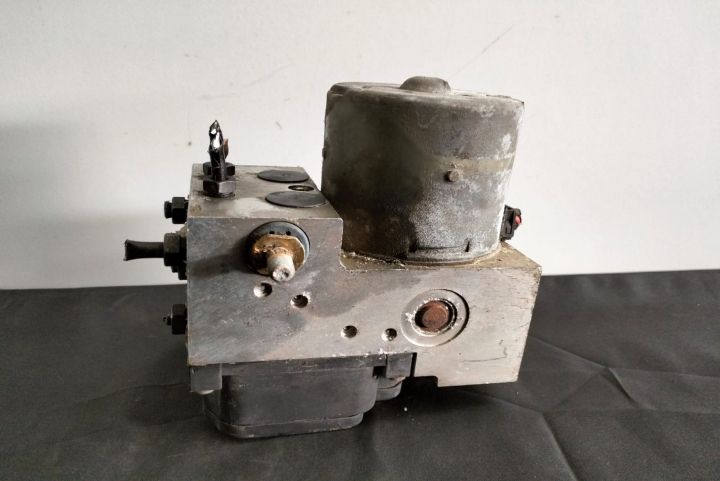 Pompa ABS  8E0614111T /  0265202401 Volkswagen VW Passat B5.5 (faceli