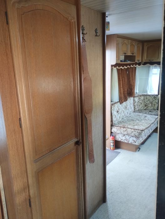 Rulota Hobby lunga pt 5 persoane