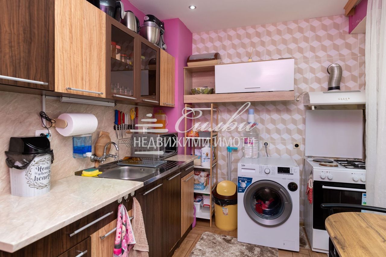 Продава се Тристаен апартамент в Велики Преслав - 78 кв.м за 0 €/кв.м - Снимка #7