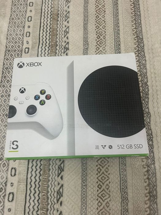 Xbox series s 512 GB . Гарантия еще на пол года естьь