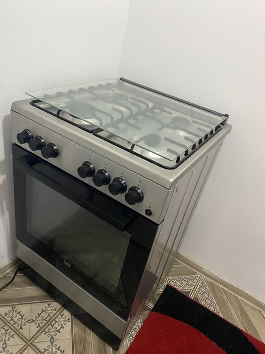 Vand urgent aragaz in stare foarte buna.