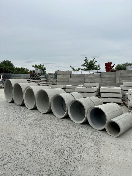 Capace din beton armat cu usa din fonta