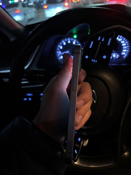 Iphone 14.   Памят 128гб.  Документ есть каропка нет