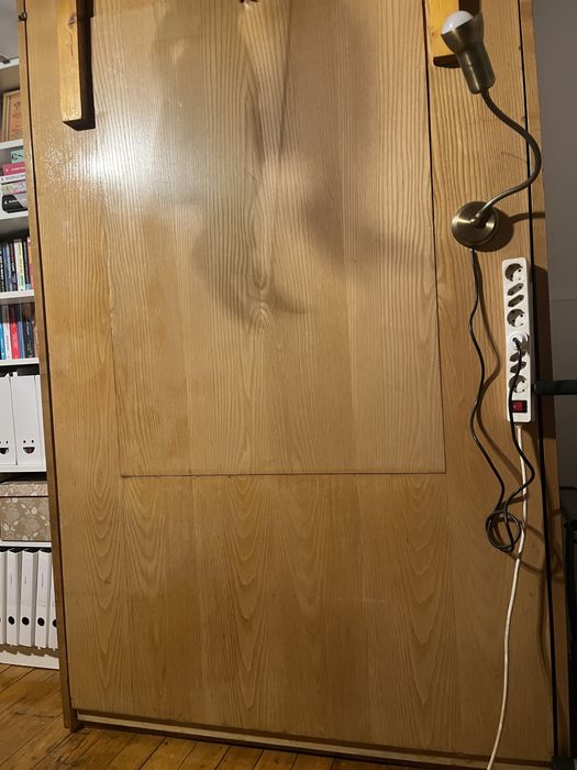 Pat rabatabil cu birou integrat