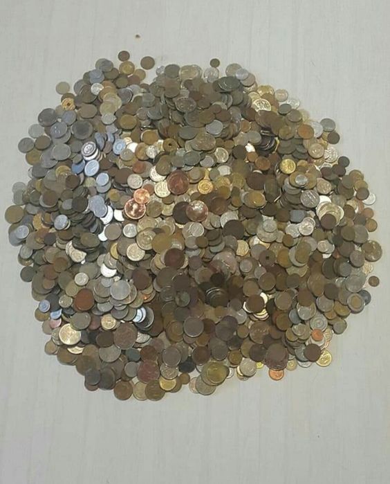 Монети всякакви 5000бр