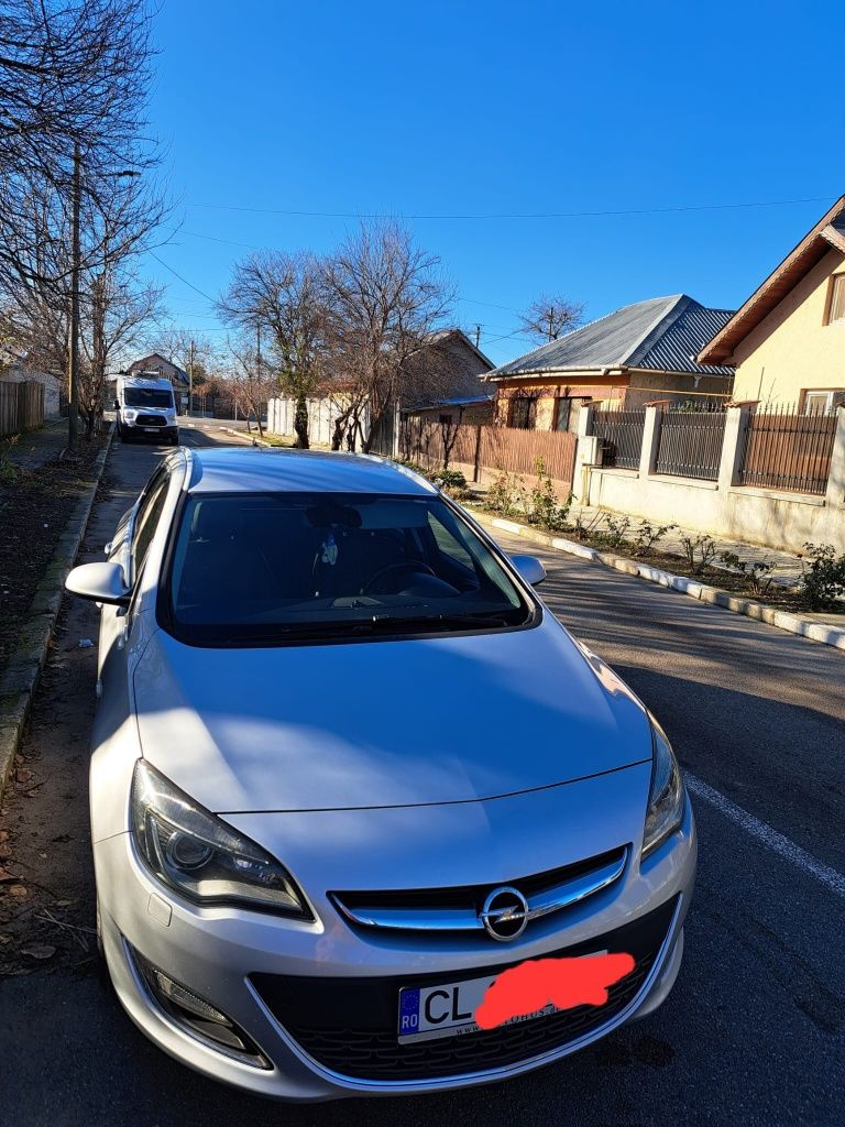 Opel Astra J Sports Tourer 2014