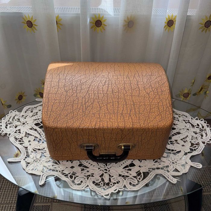 masina de scris Alpina cu scris RAR si FUNCTIONALA