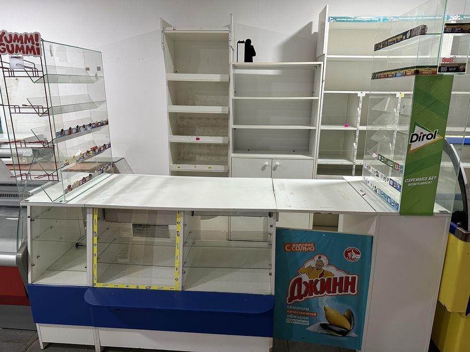 Шкафы для магазина