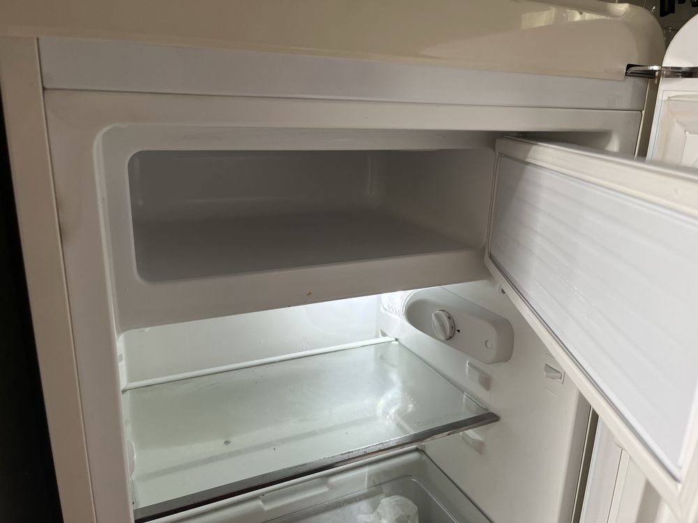 Vând Frigider Retro Exquisit 120L