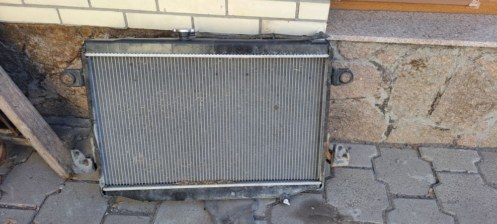 Радиатор Toyota Land Cruiser 105, 4.5 бензин