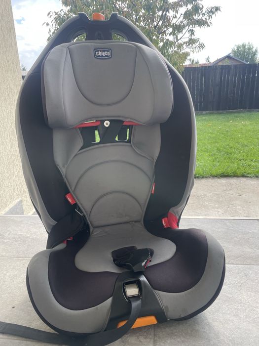 Scaun masina Chicco si inaltator Graco