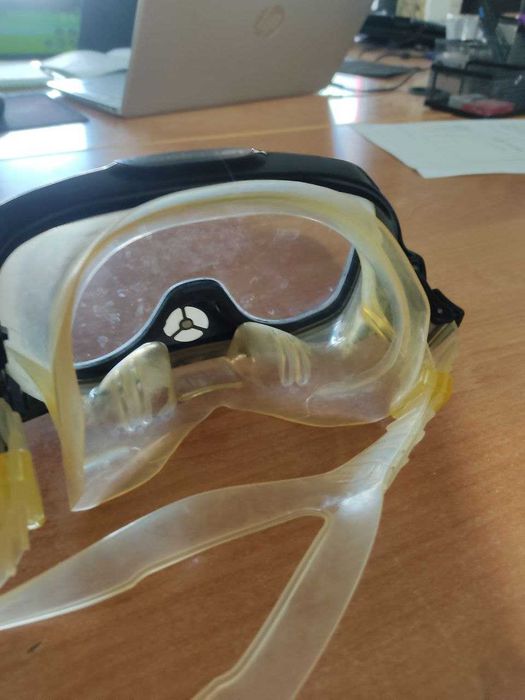 Маска для дайвинга и подводной охоты.
