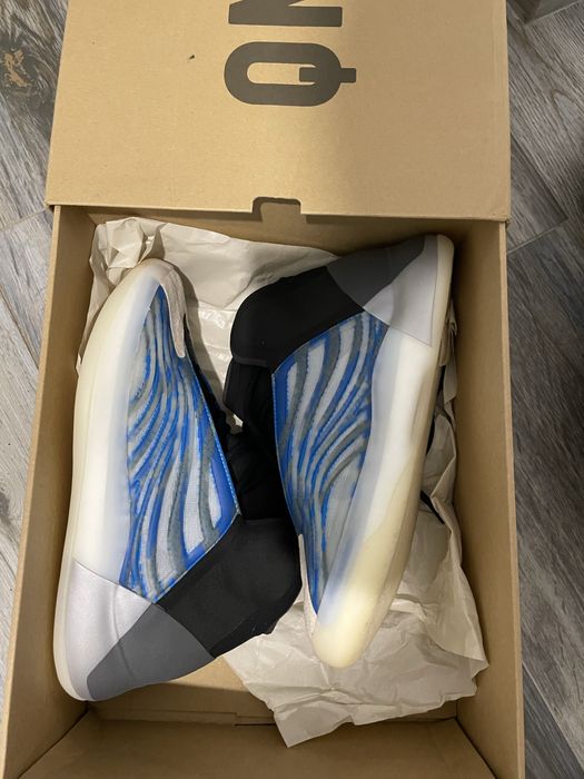 Yeezy quantum Frosted blue 43 1/3