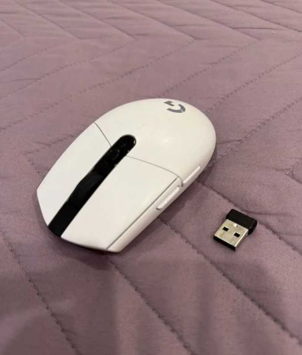 Продам игровую мышь Logitech G305 (не  g304) в  отличном состоянии.