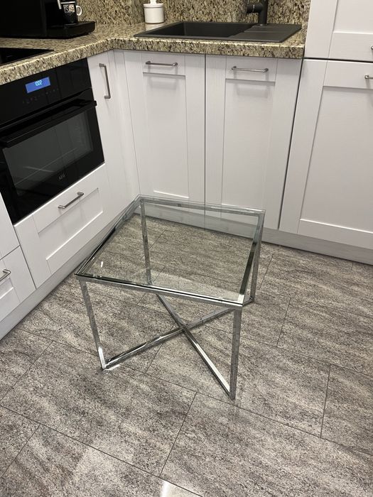 Нова Холна маса метална основа и закалено стъкло