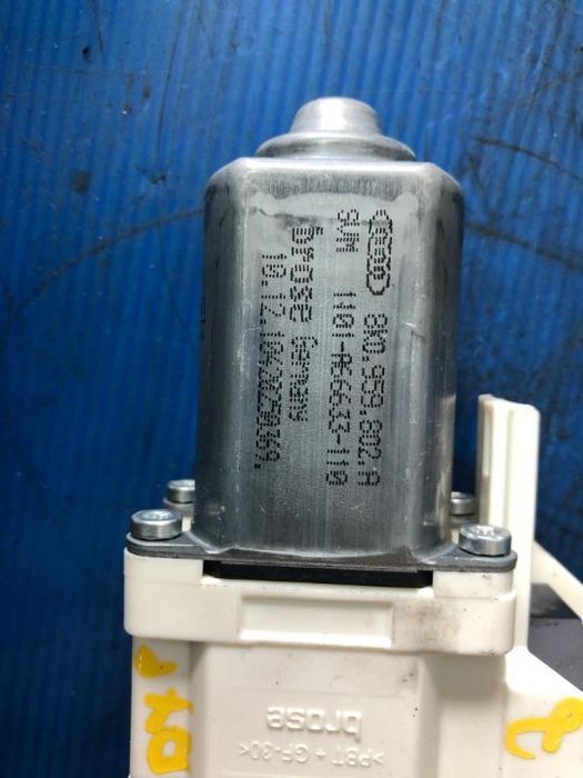 motoras macara  geam dreapta fata audi a4 b8