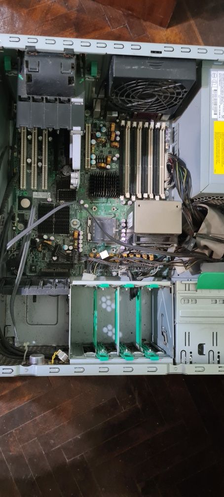 Настолен компютър HP
