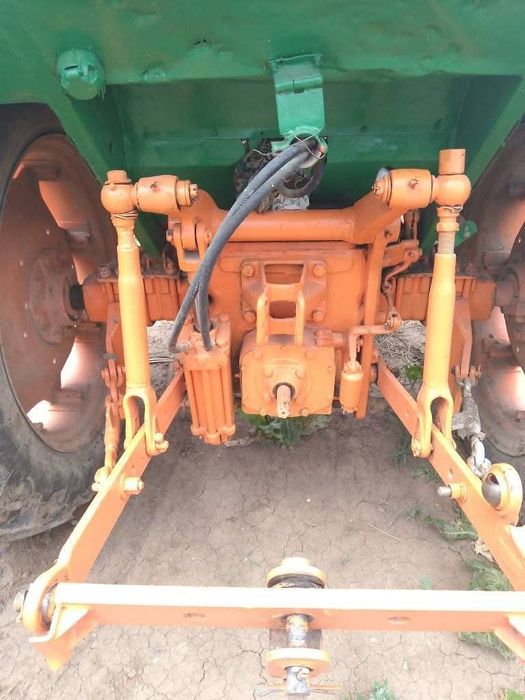 Vând tractor U650