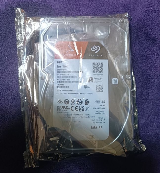 Продам HDD 8TB (новый)