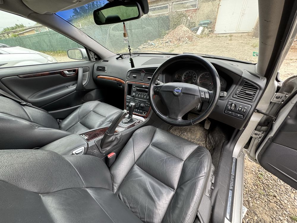Dezmembrez Volvo S60 2.4T5 Automat