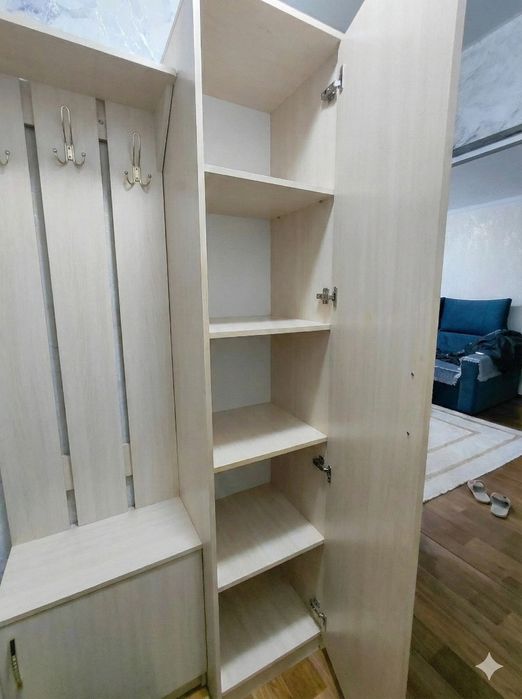 Продается прихожая в отличном состояний