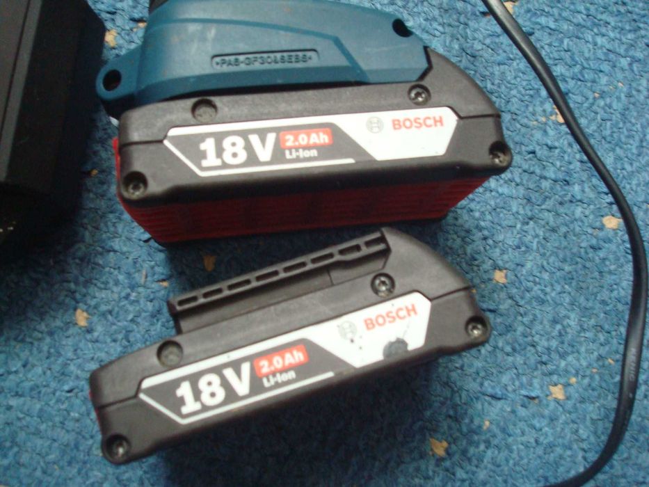 Bormasina autofiletanta  profesional  Bosch GSR-18V-21 Li-Ion completa