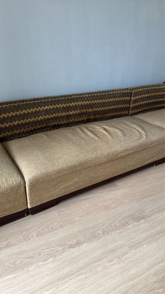 Продам диван в хорошем состояний