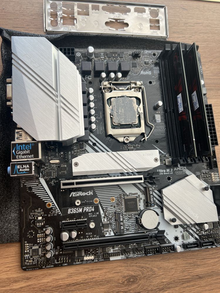 GTX 1660Ti + i5-9400F
