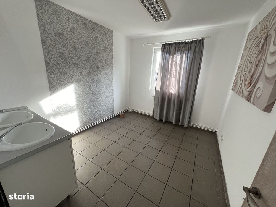 Camera pentru cosmetica/ manichiura si pedichura,zona Vasile Aaron