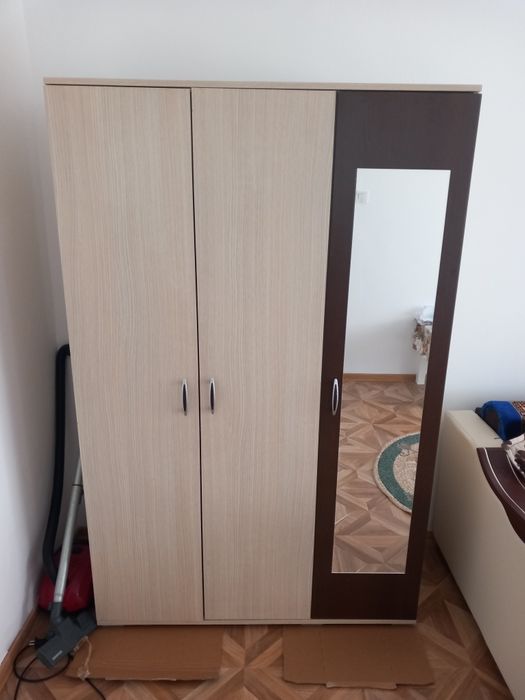 De vanzare dulap