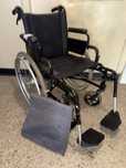 Scaun carut rulant medical batrani handicap dizabilitati din aluminiu