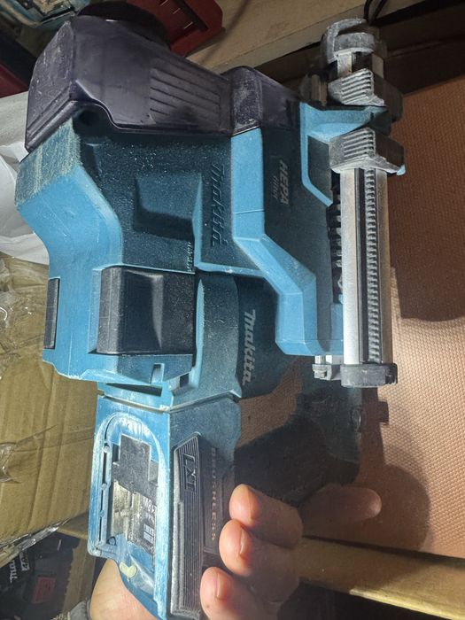 Rotopercutor Makita , cu aspirator