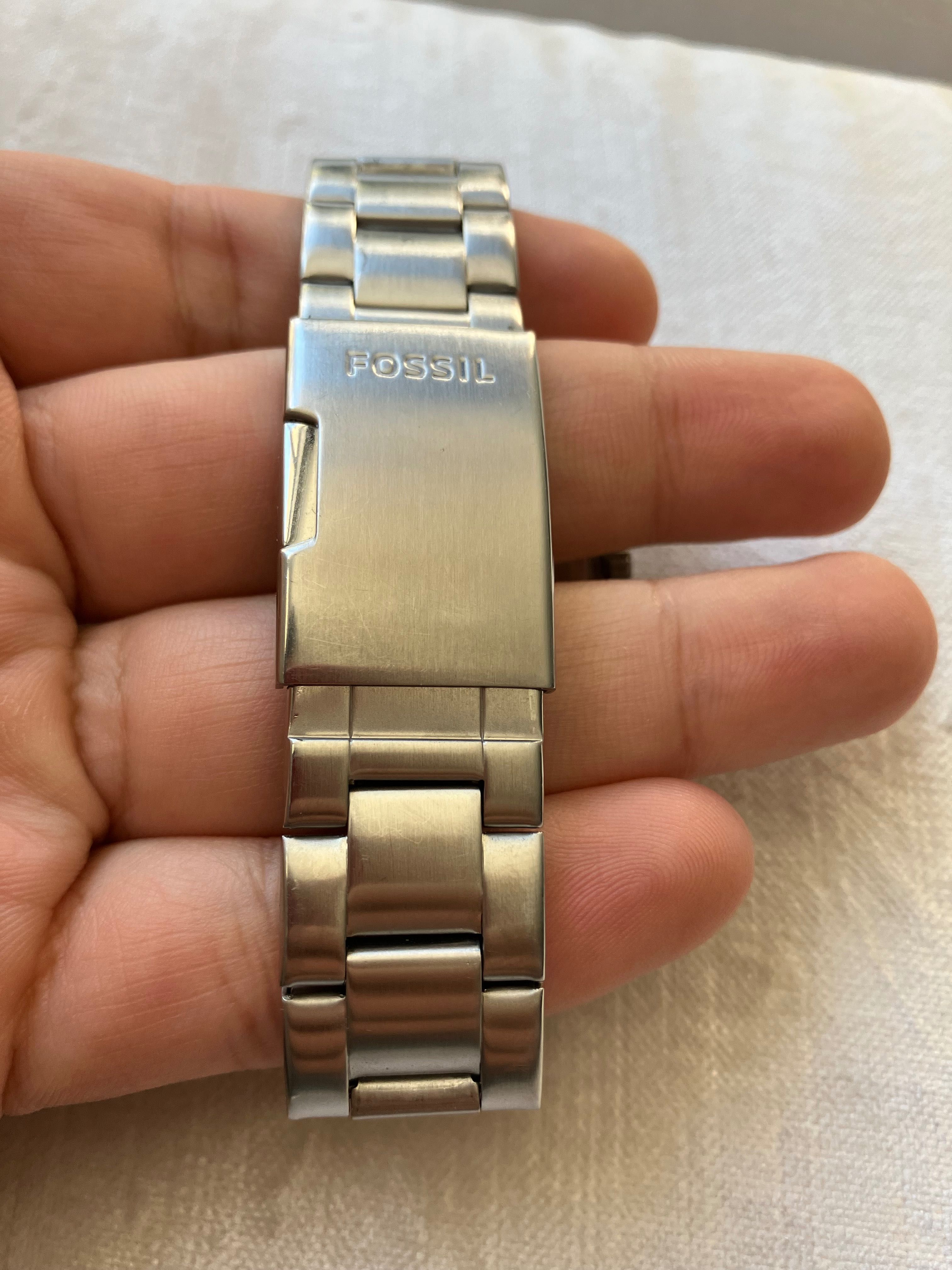 Fossil diver submariner часовник