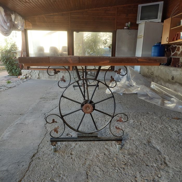 Masa de 4 metri de vanzare