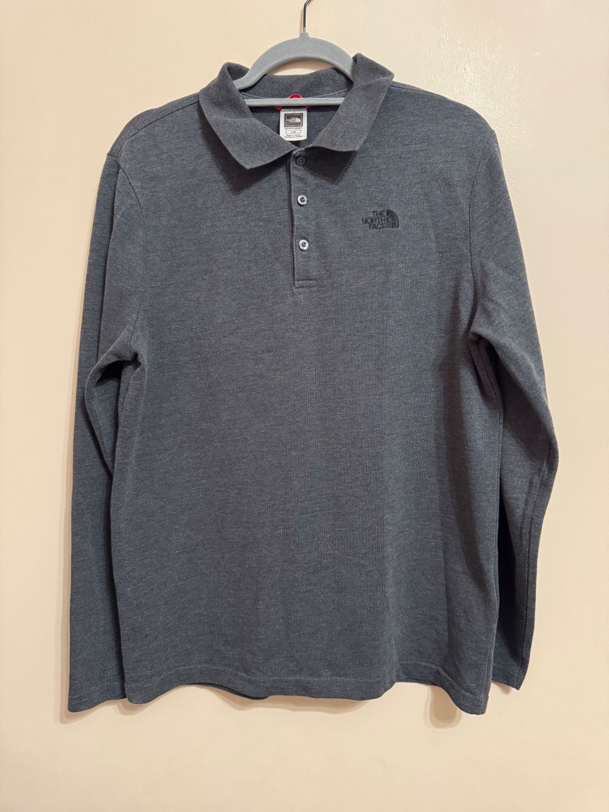 2 броя The North Face Black 1/2 Zip.          Aeronautica Pullover.