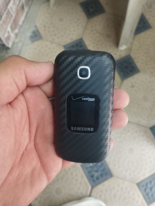 Samsung gusto 3 sotiladi