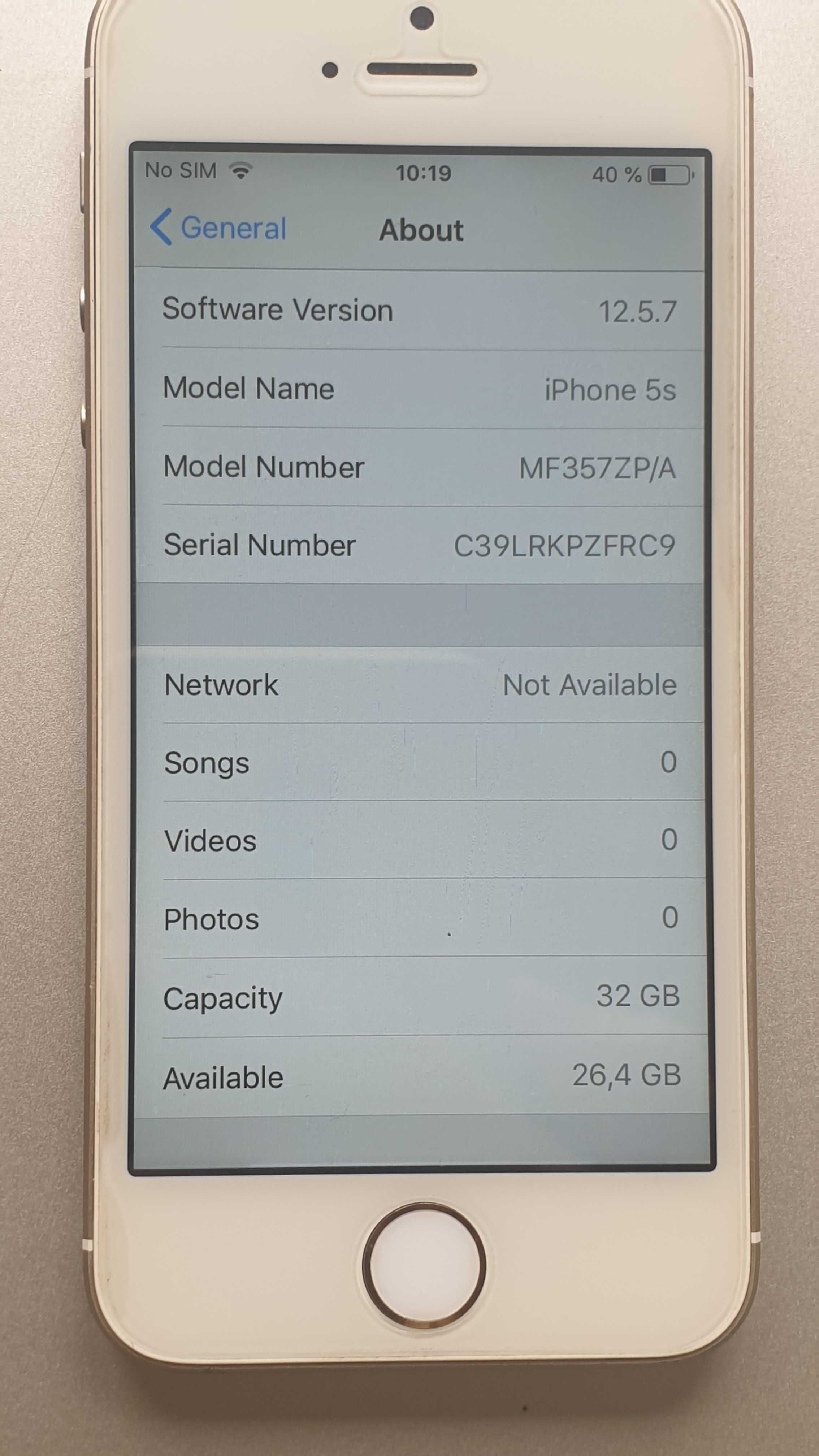 Apple iPhone 5s, model A1530, 4G
