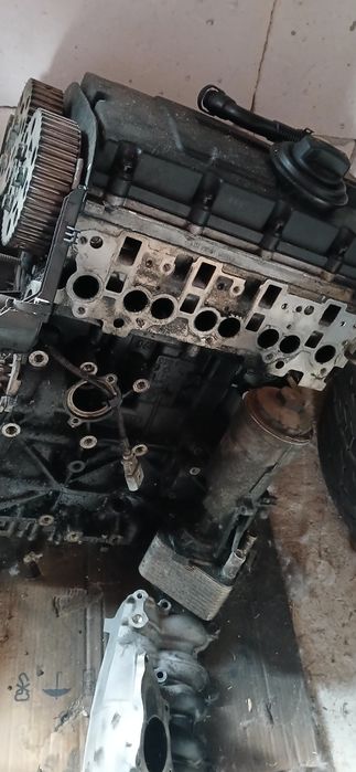 Vând injectoare cod motor blb